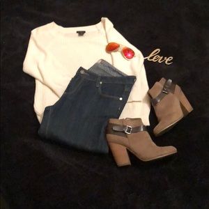 💕 4/$12 PAIGE straight leg jeans size 28 💕